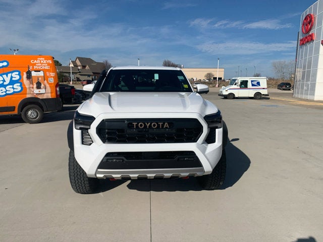 2026 Toyota Tacoma i-FORCE MAX Trailhunter