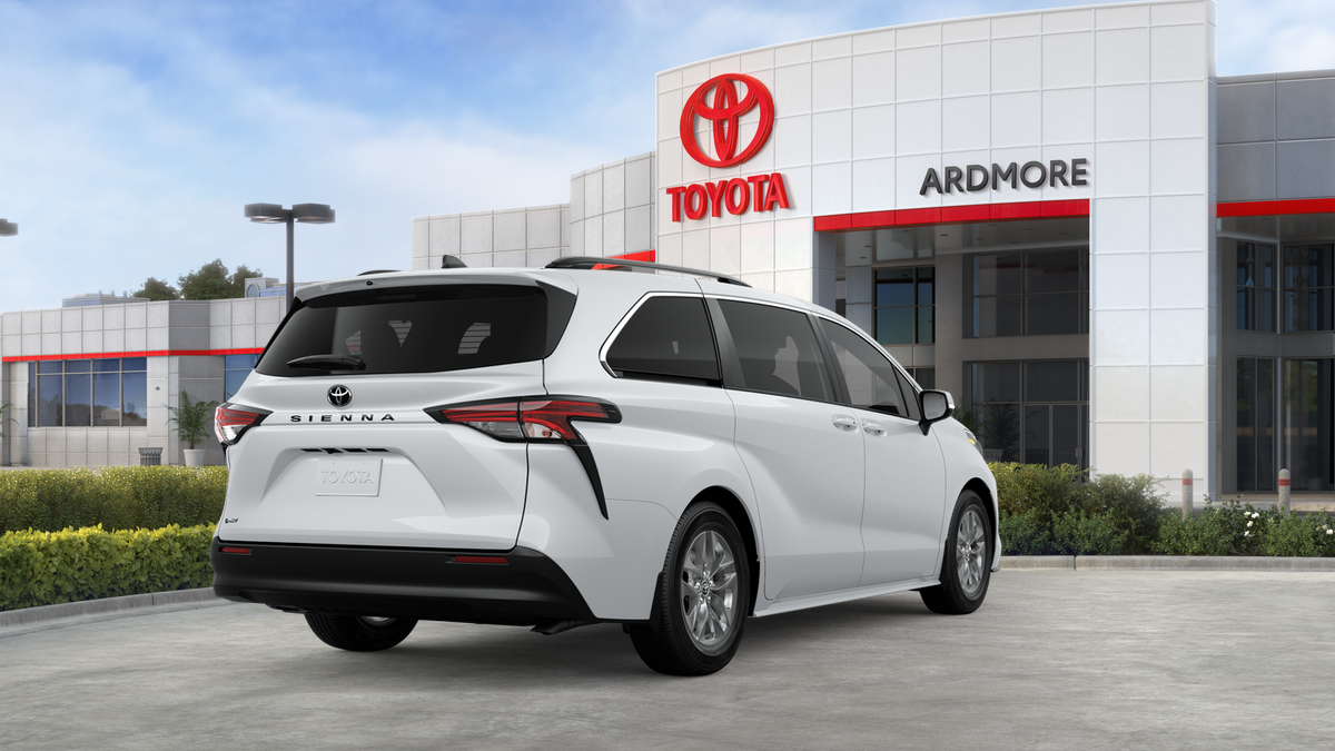 2026 Toyota Sienna LE