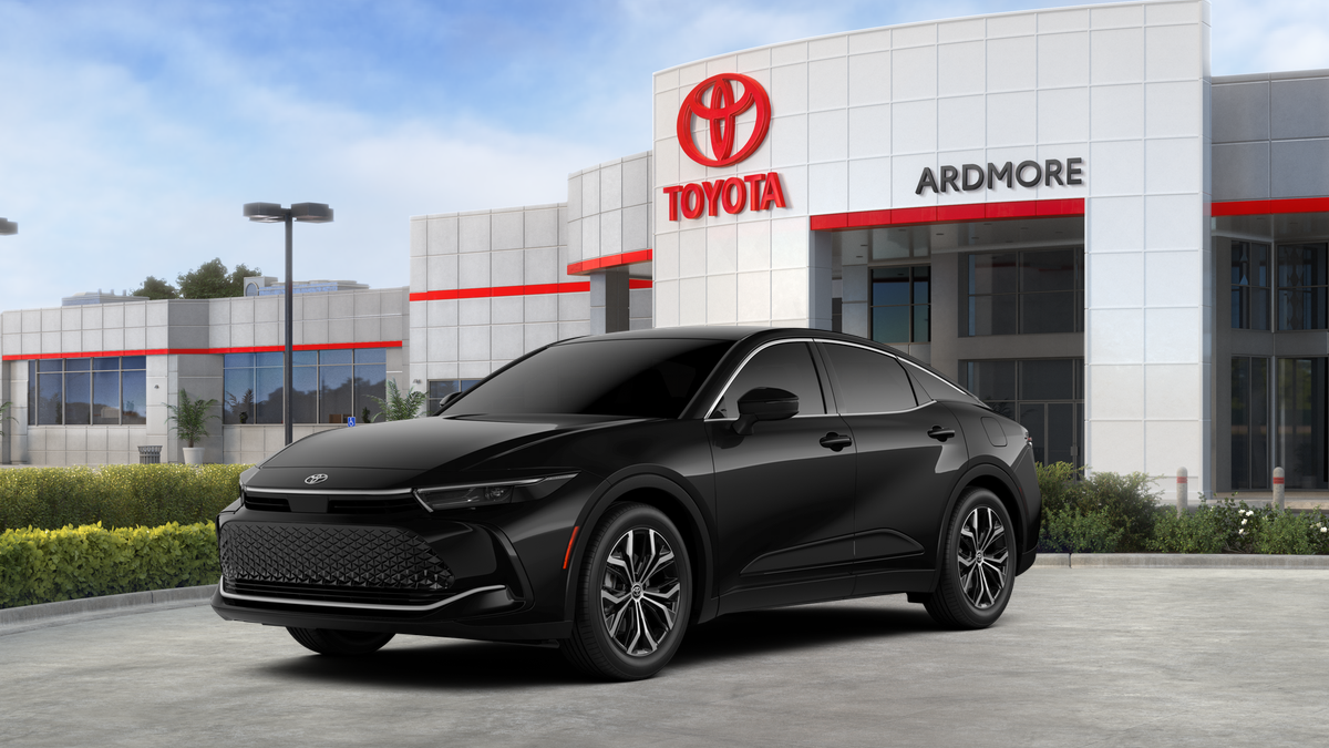 2026 Toyota Crown XLE AWD's photo
