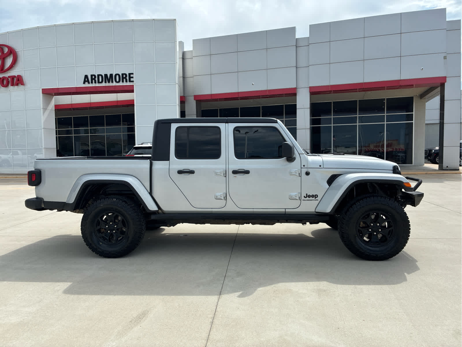 2022 Jeep Gladiator Willys