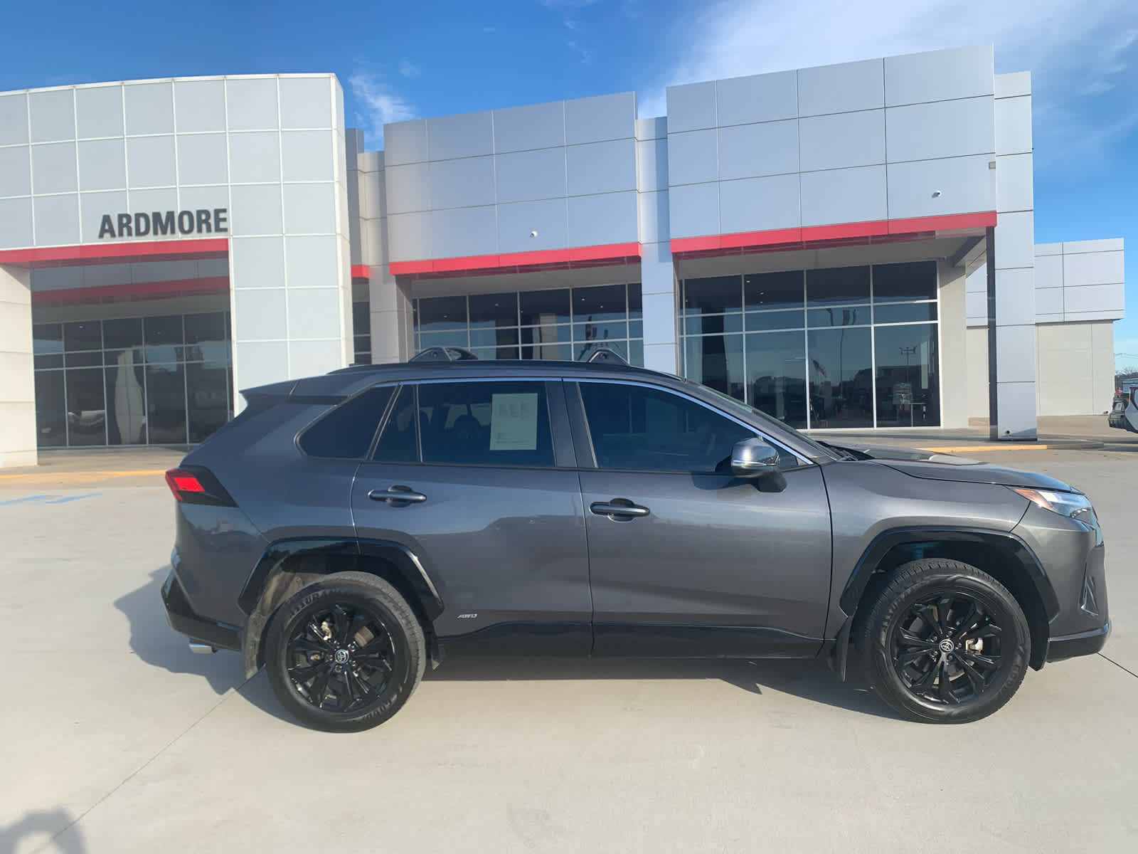 2023 Toyota RAV4 Hybrid SE