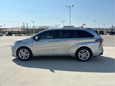 2024 Toyota Sienna Platinum