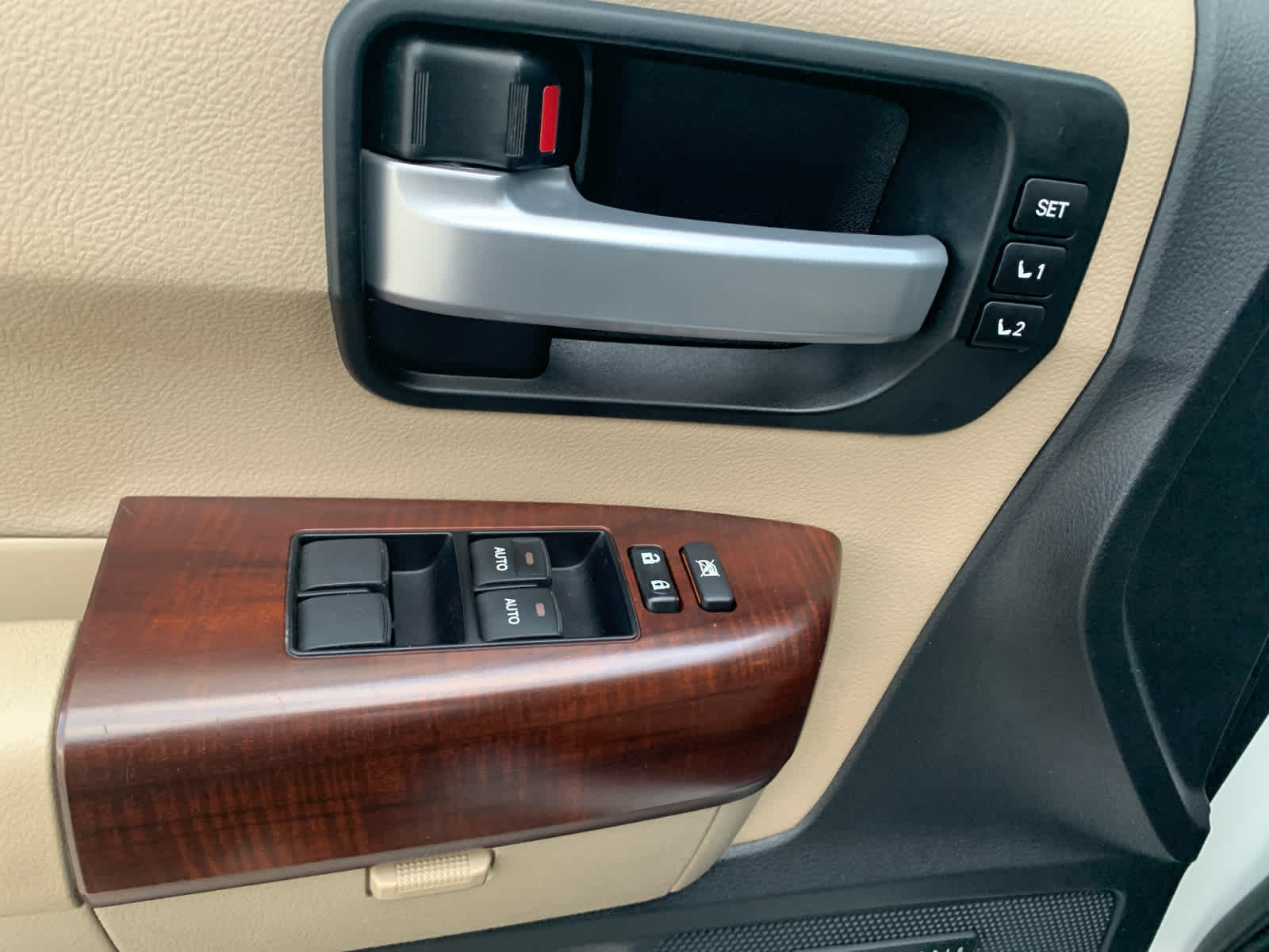 2017 Toyota Sequoia Platinum