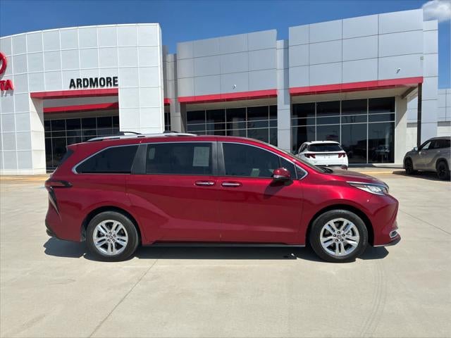 2023 Toyota Sienna Limited