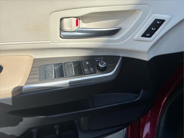 2023 Toyota Sienna Limited