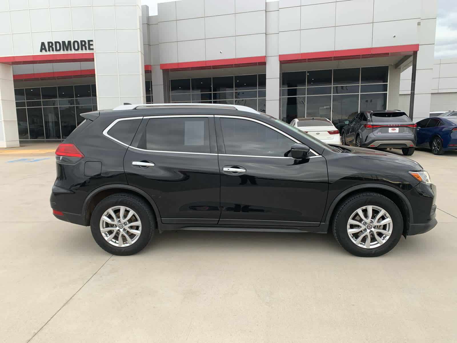 2017 Nissan Rogue SV