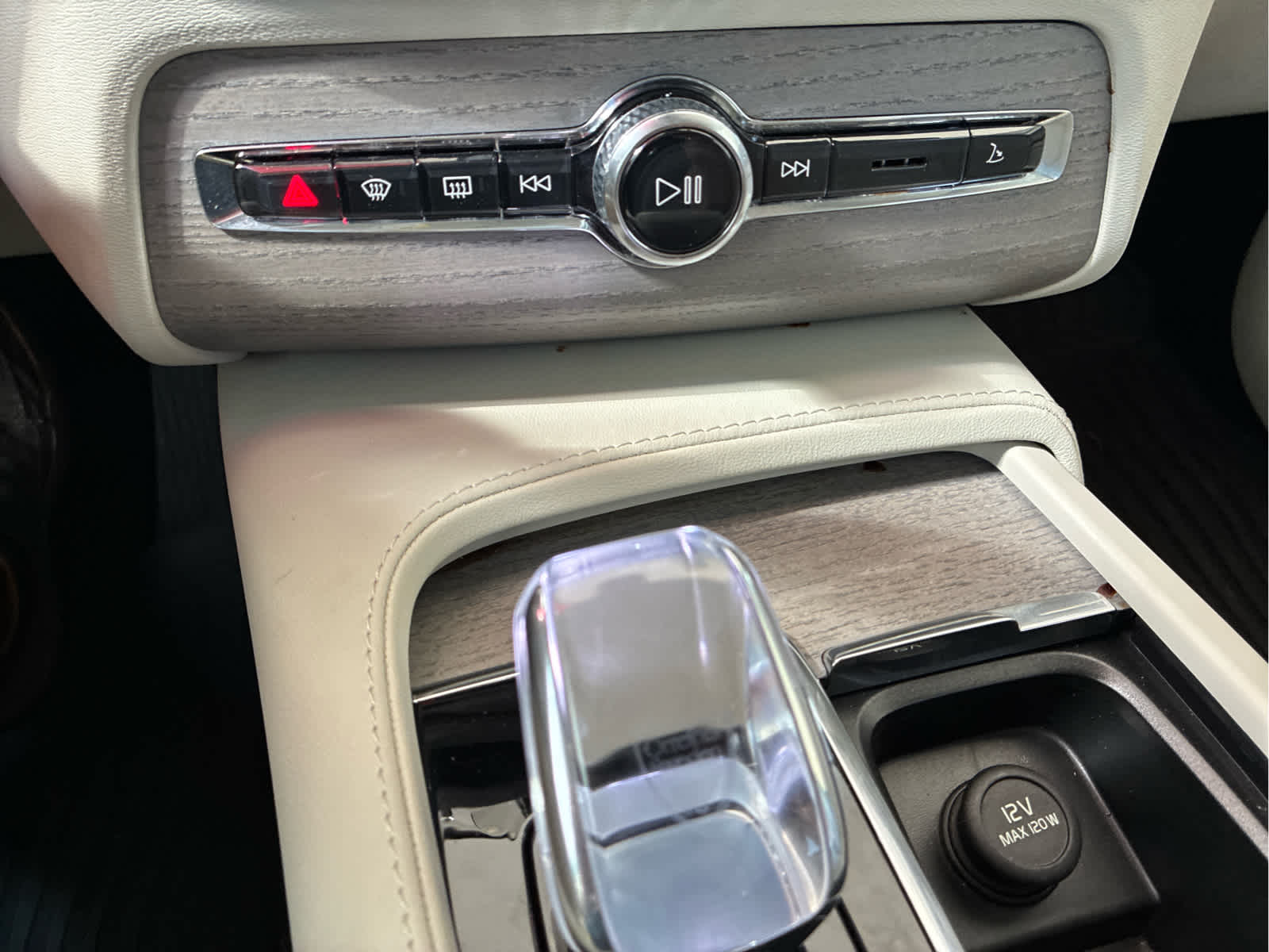 2025 Volvo XC90 Ultra - Photo 16