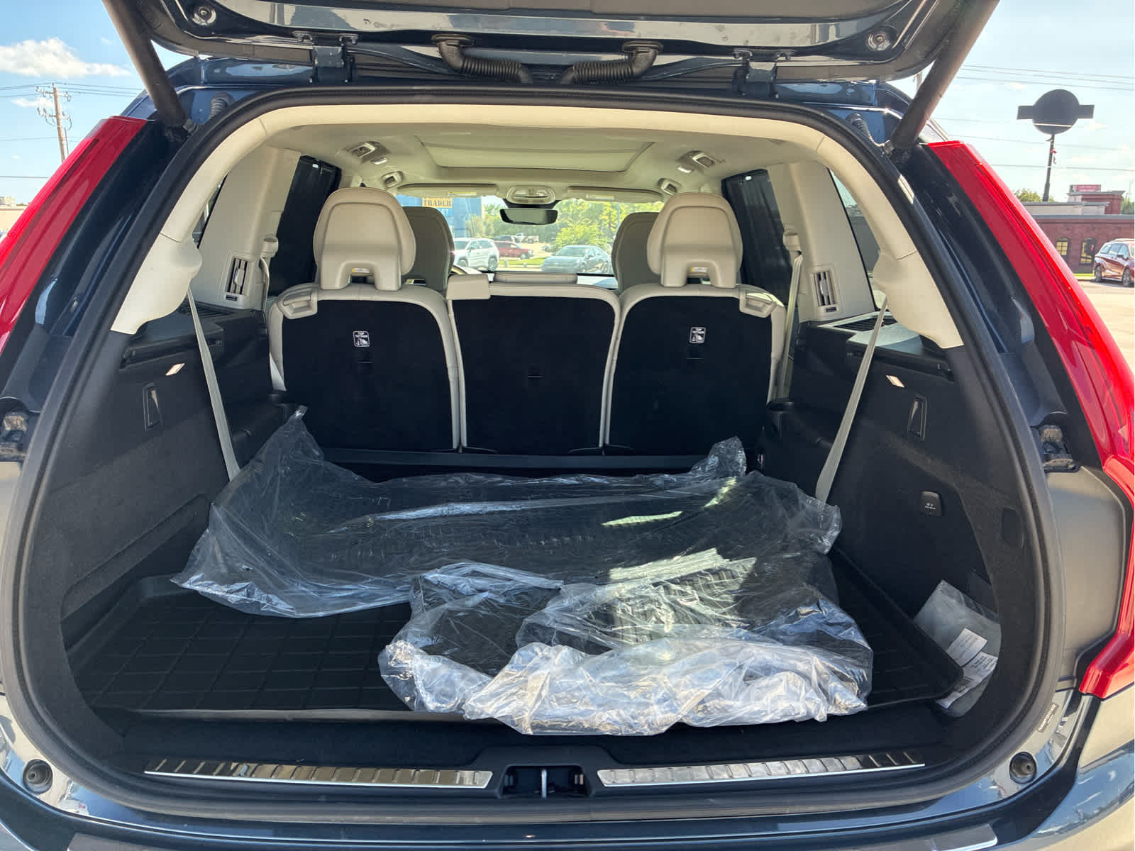 2025 Volvo XC90 Ultra - Photo 25