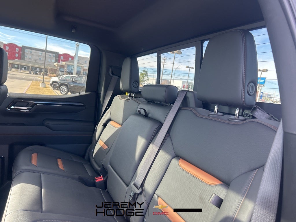 2025 GMC Sierra 1500 AT4