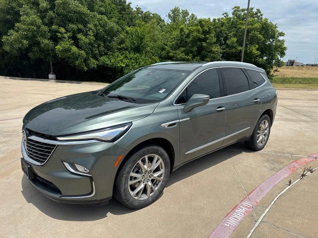 2023 Buick Enclave Essence